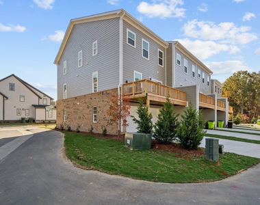 1509 Newpoint Drive - Photo Thumbnail 8