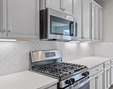 1509 Newpoint Drive - Photo Thumbnail 40
