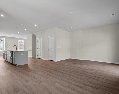 1509 Newpoint Drive - Photo Thumbnail 38