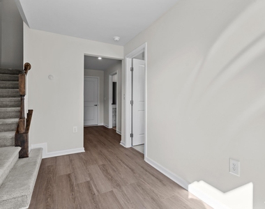 1509 Newpoint Drive - Photo Thumbnail 12