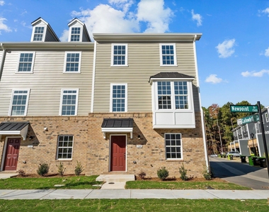 1509 Newpoint Drive - Photo Thumbnail 4