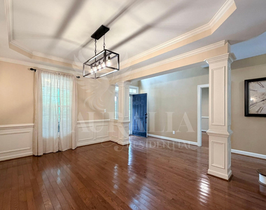 5604 Pine Rock Court - Photo Thumbnail 8