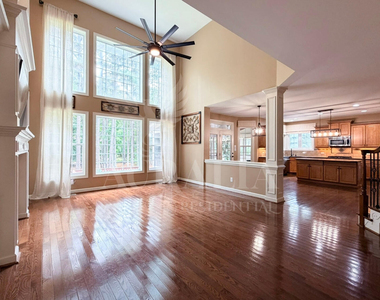 5604 Pine Rock Court - Photo Thumbnail 14