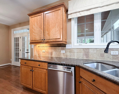 5604 Pine Rock Court - Photo Thumbnail 27