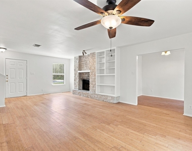 10010 Wildflower Ln - Photo Thumbnail 6