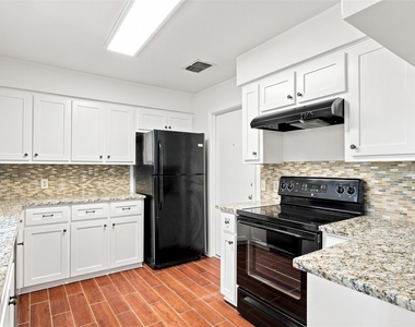 10010 Wildflower Ln - Photo Thumbnail 10
