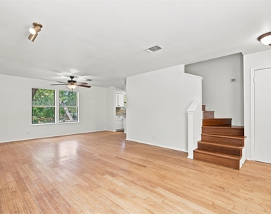 10010 Wildflower Ln - Photo Thumbnail 4