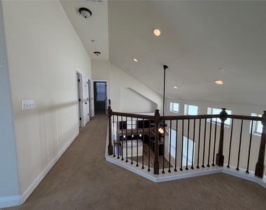 3240 E Whitestone Blvd - Photo Thumbnail 24