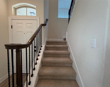 3240 E Whitestone Blvd - Photo Thumbnail 11