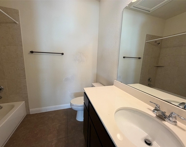 3240 E Whitestone Blvd - Photo Thumbnail 21