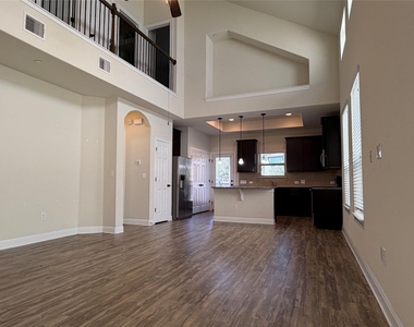 3240 E Whitestone Blvd - Photo Thumbnail 2