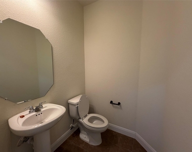 3240 E Whitestone Blvd - Photo Thumbnail 22