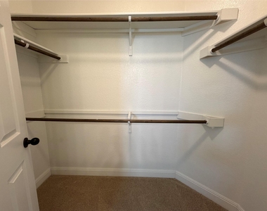 3240 E Whitestone Blvd - Photo Thumbnail 17