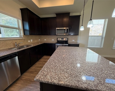 3240 E Whitestone Blvd - Photo Thumbnail 19