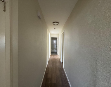 9501 Quail Ct - Photo Thumbnail 10