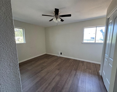 9501 Quail Ct - Photo Thumbnail 6