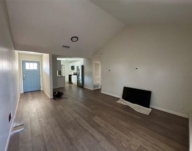 9501 Quail Ct - Photo Thumbnail 2