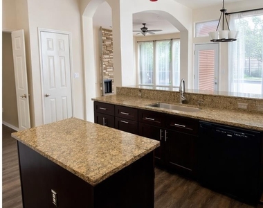 1718 Bow Ridge Dr - Photo Thumbnail 5