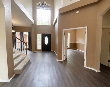 1718 Bow Ridge Dr - Photo Thumbnail 2