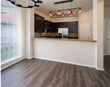 1718 Bow Ridge Dr - Photo Thumbnail 6