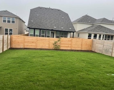 304 Harbors Ln - Photo Thumbnail 12