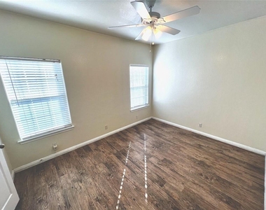 5403 Evans Ave - Photo Thumbnail 6