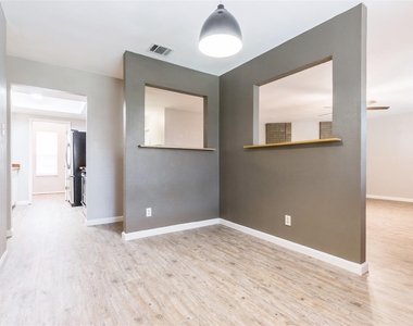 1209 Turtle Creek Blvd - Photo Thumbnail 4