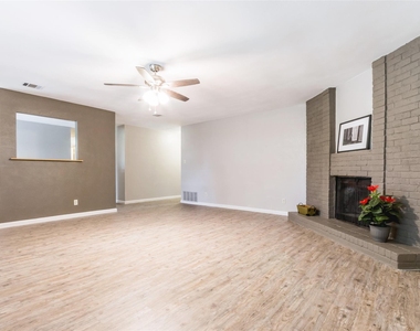 1209 Turtle Creek Blvd - Photo Thumbnail 3