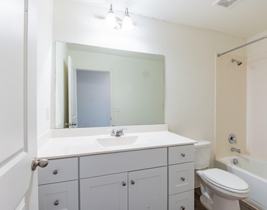 12720 Samuel Adams Dr - Photo Thumbnail 26