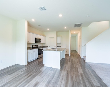 12720 Samuel Adams Dr - Photo Thumbnail 12