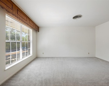 6706 Willamette Dr - Photo Thumbnail 5