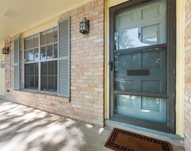 6706 Willamette Dr - Photo Thumbnail 3