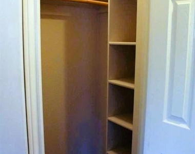 1704 S College St - Photo Thumbnail 6