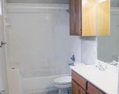 1704 S College St - Photo Thumbnail 5