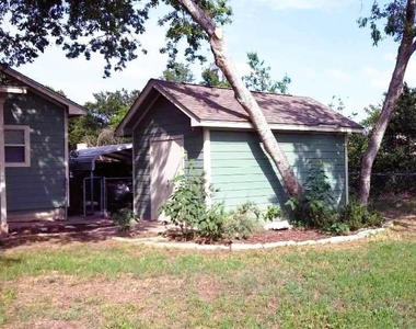 1704 S College St - Photo Thumbnail 10