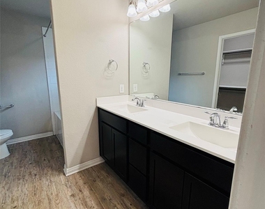 1311 Henry David Dr - Photo Thumbnail 8