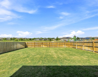 433 Brody Ln - Photo Thumbnail 11
