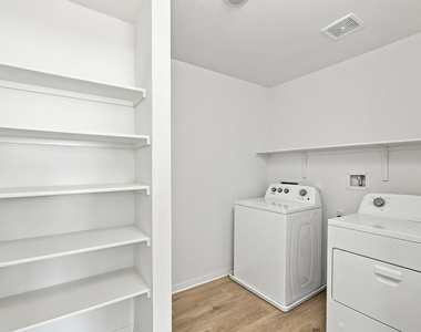433 Brody Ln - Photo Thumbnail 10