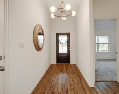 404 Mante Ct - Photo Thumbnail 15