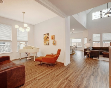 404 Mante Ct - Photo Thumbnail 5
