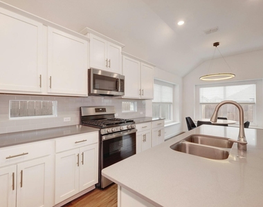 404 Mante Ct - Photo Thumbnail 3
