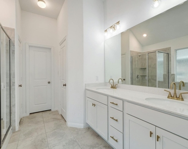 404 Mante Ct - Photo Thumbnail 12