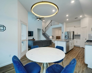 404 Mante Ct - Photo Thumbnail 4