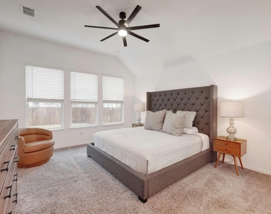 404 Mante Ct - Photo Thumbnail 11