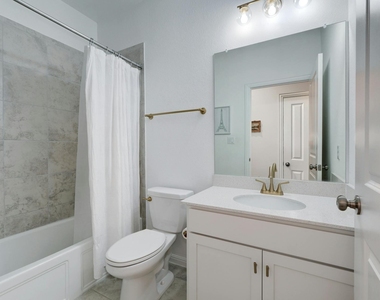 404 Mante Ct - Photo Thumbnail 17