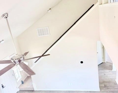 12717 Carillon Way - Photo Thumbnail 9