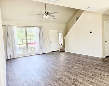 12717 Carillon Way - Photo Thumbnail 4