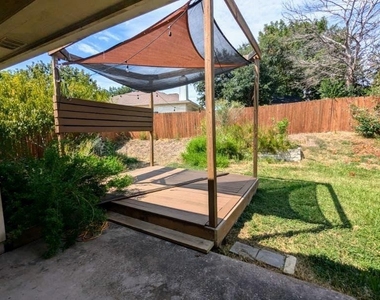 3844 Laurel Ridge Dr - Photo Thumbnail 14