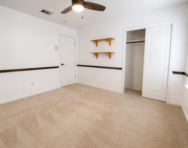 3844 Laurel Ridge Dr - Photo Thumbnail 11