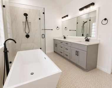 3844 Laurel Ridge Dr - Photo Thumbnail 8